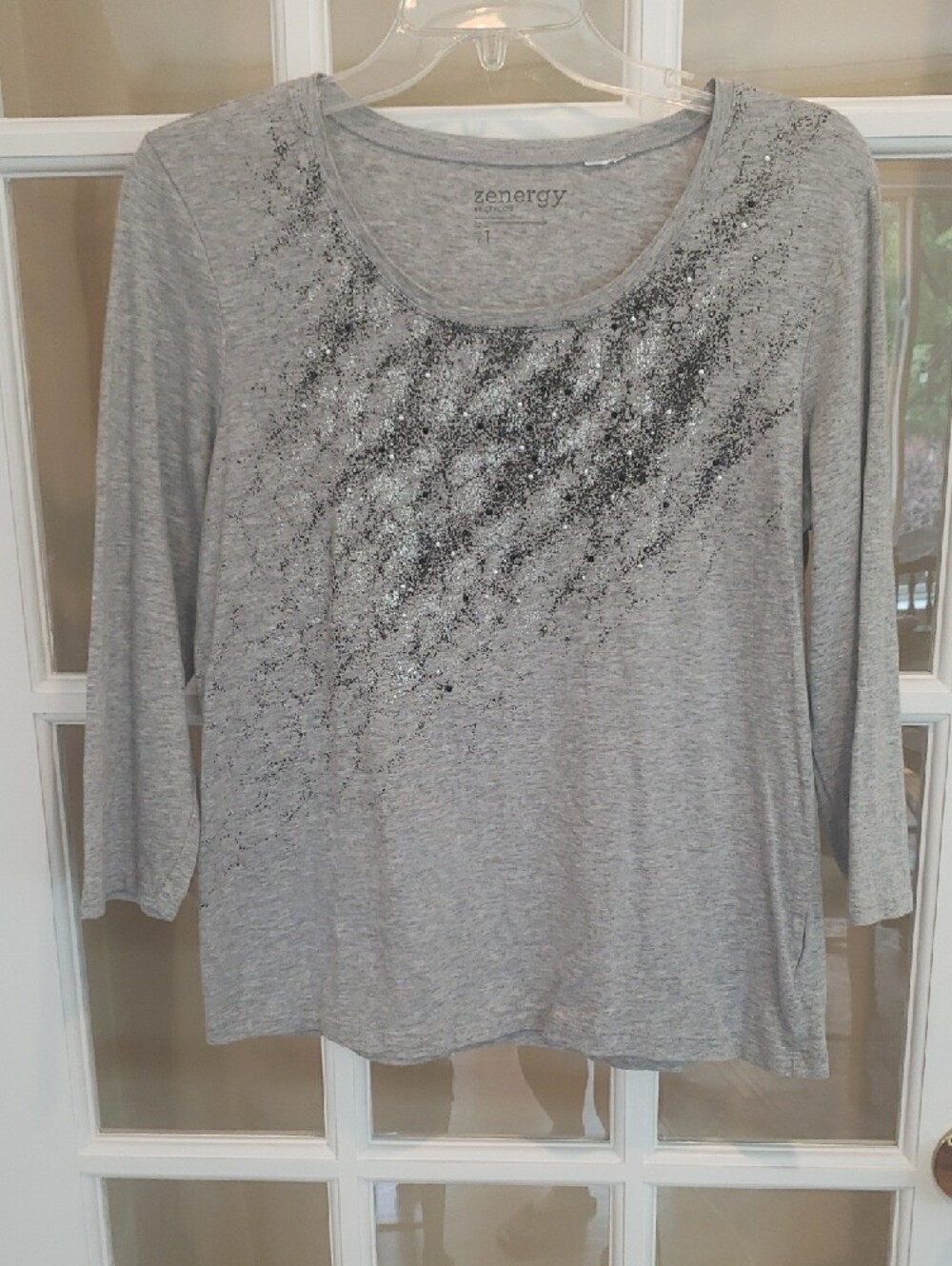 Chico's Light Gray Scoop-Neck Embellished 3/4-Sleeve Tee Size: M (Chico's 1)